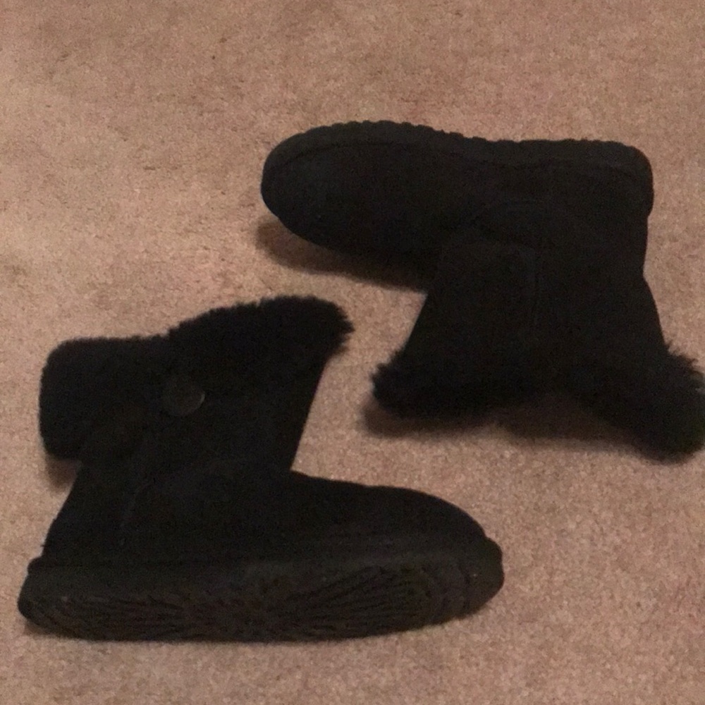 Fuzzy Bailey Button II Black Ugg Boots
